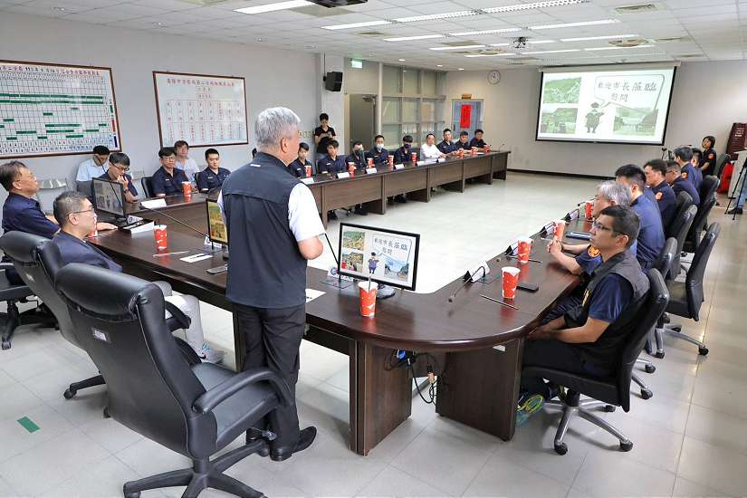 113年警察節 謝國樑赴警局慰勞警界基層英雄