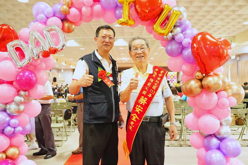 親慈子孝楷模家庭獲獎受矚目 中市北屯區模範父親、孝行楷模表揚登場