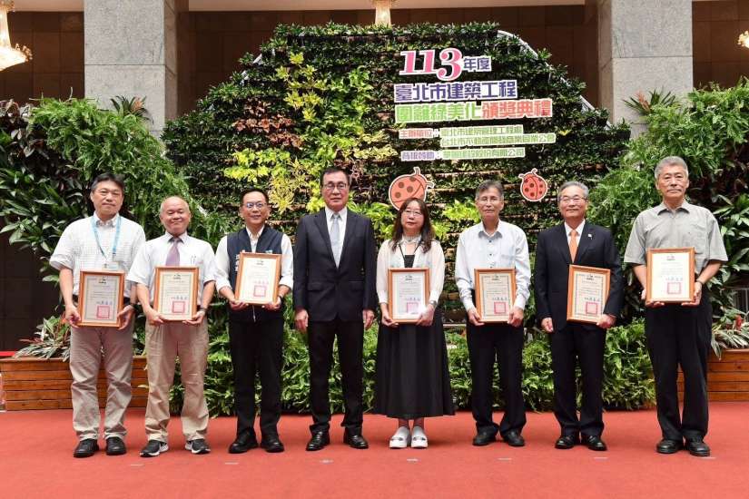 建築工地圍籬創新永續，美化市容綠化有成