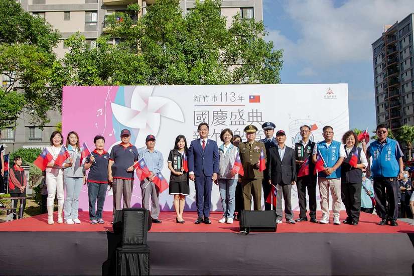 竹市首辦國慶升旗典禮暨音樂嘉年華會 邱臣遠代理市長:祝中華民國繁榮昌盛、市民安居幸福