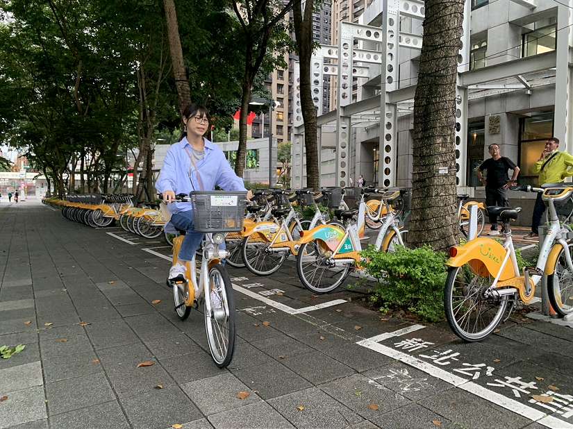 騎乘YouBike要遵守交通規則 警方取締違規處罰並記點停權