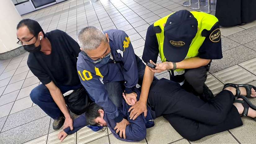 8日晚間板南線列車旅客劃傷人事件 臺北捷運獲報第一時間介入處理 約3分鐘後恢復正常營運