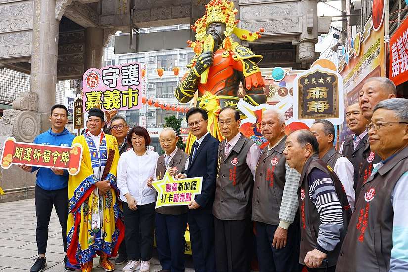 嘉義城隍廟「天衛機神」啟用亮相！黃敏惠市長寫下「城隍護民、天佑嘉義」心願祈福