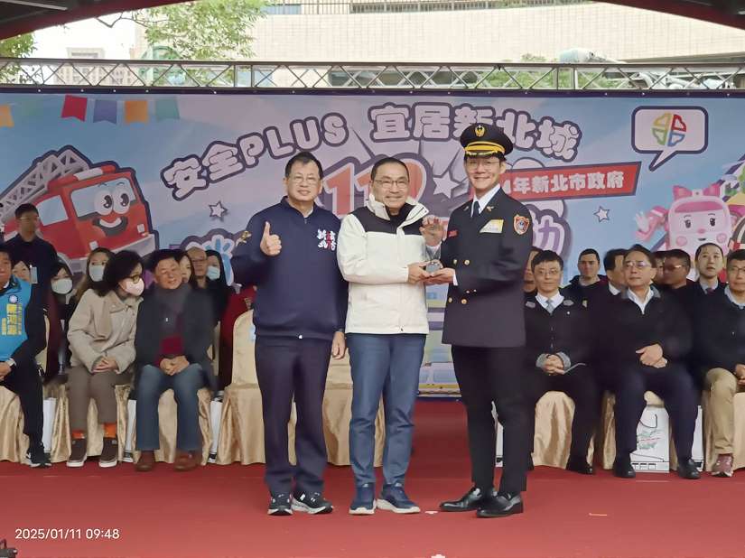 新北消防節攜手救援小英雄　實境防災體驗民眾排隊嘗鮮