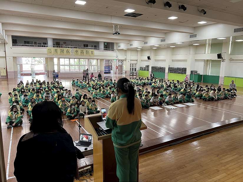 國際教室，全年級共襄盛舉：百齡高中國中部與日本線上相見歡