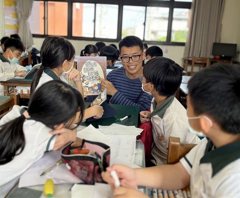 教育家人物典範 深耕恆春偏鄉，柯仕偉用單車讓孩子重新愛上故鄉