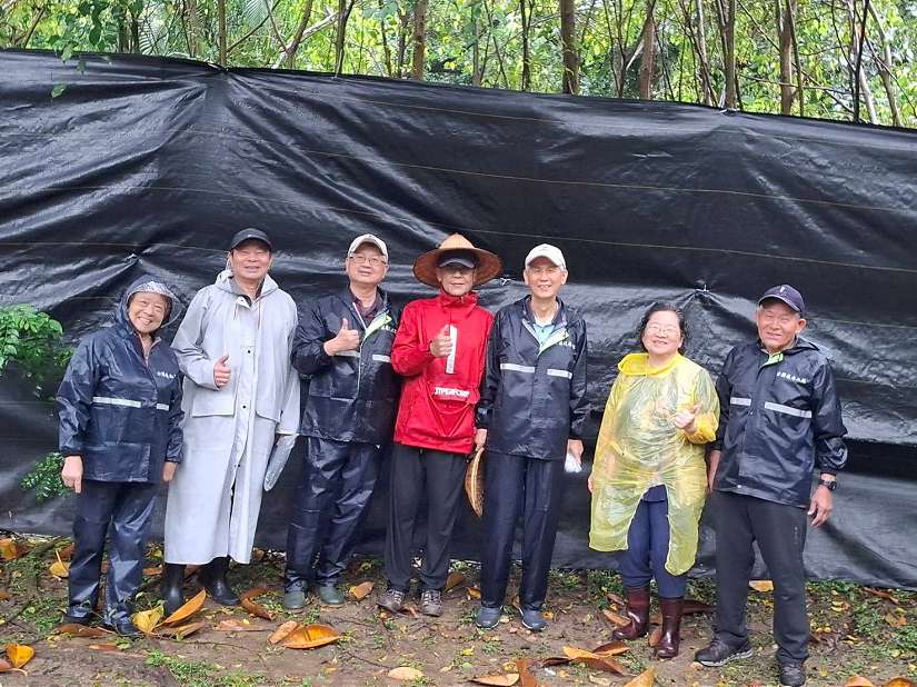 火金姑閃亮示愛 榮星生態池上演螢親盛典