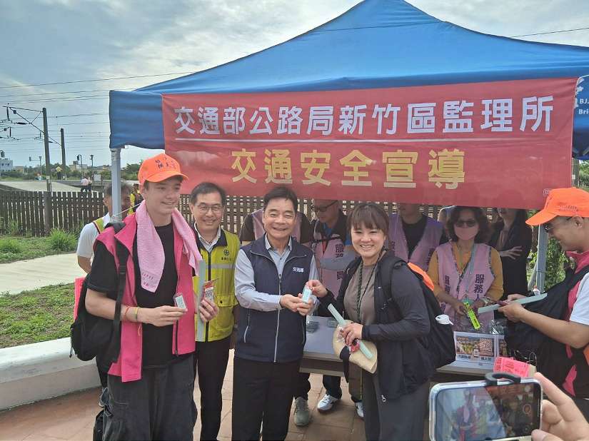 交通部次長5/3日了解北港朝天宮往返臺鐵嘉義站直達客運接駁疏運狀況資訊