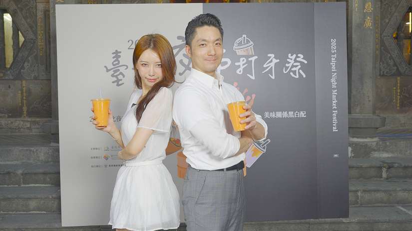 啦啦隊女神李雅英士林夜市陪同蔣萬安市長 將夜市美食推廣至全世界