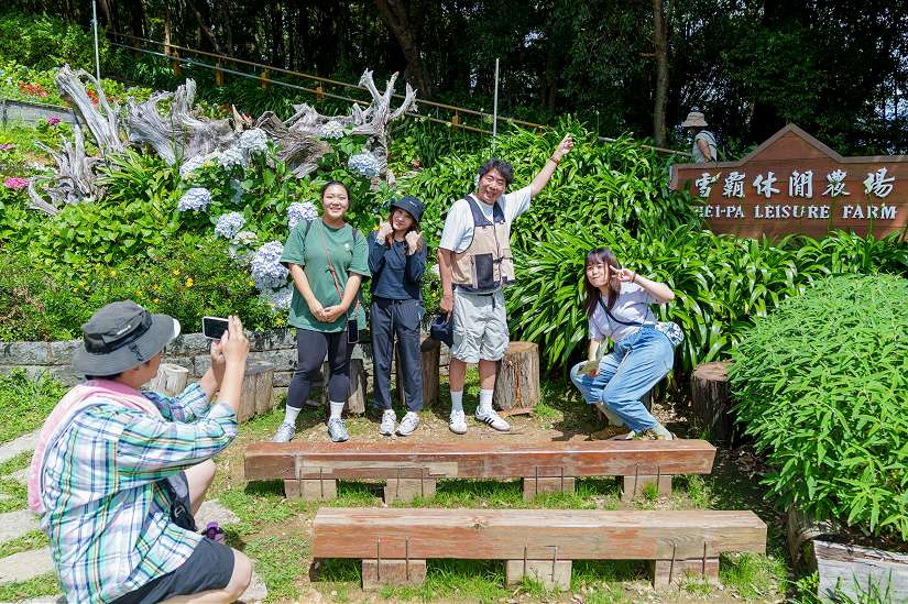 知名主持人梁赫群化身森遊竹縣探險員 走訪「野馬瞰山」蒐集寶石