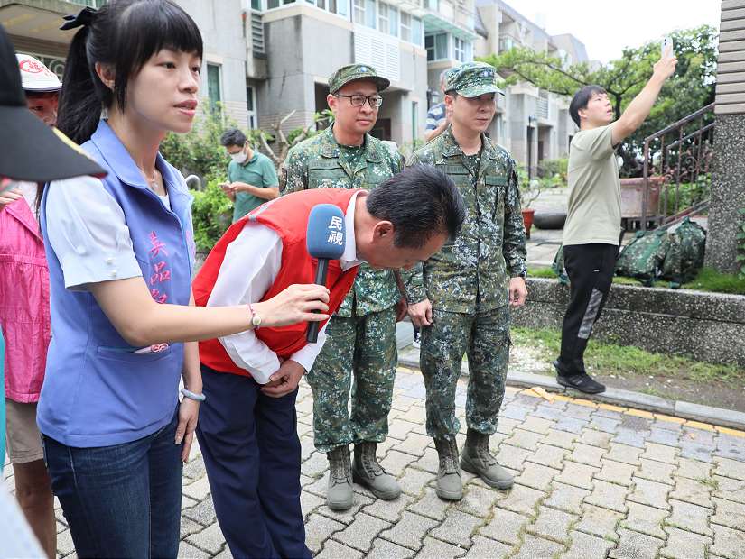 國軍馳援災區　翁章梁縣長感謝弟兄挺身而出