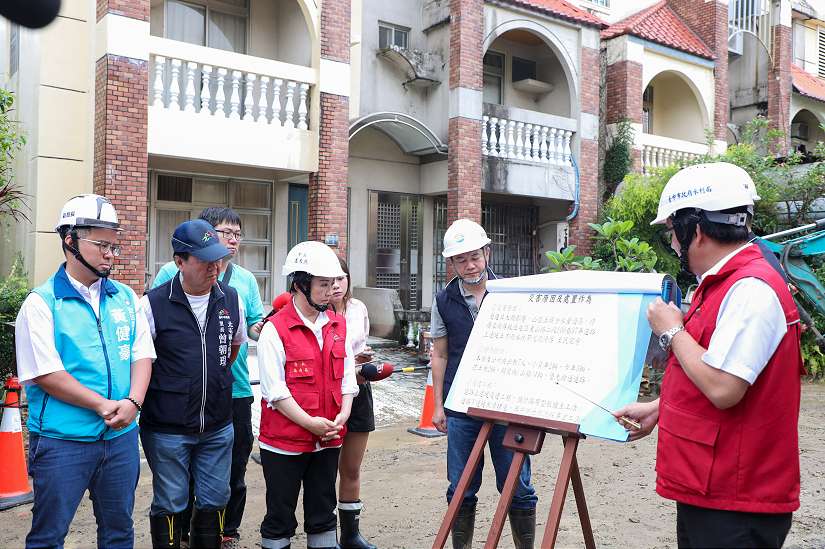 7月雨量破21年紀錄! 北屯、石岡邊坡滑落波及6戶 盧市長親勘災指示:全力復原、保障居民安全