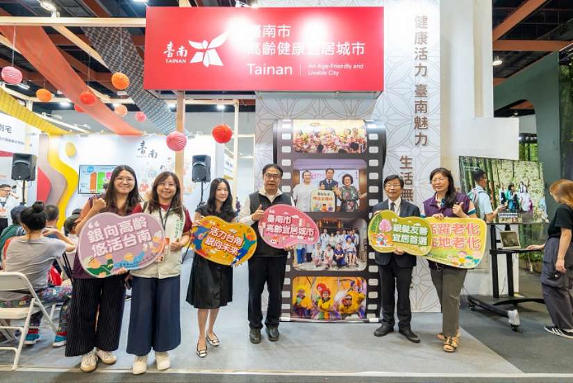 開啟銀齡幸福之門 黃偉哲邀民共築臺南宜居新生活  