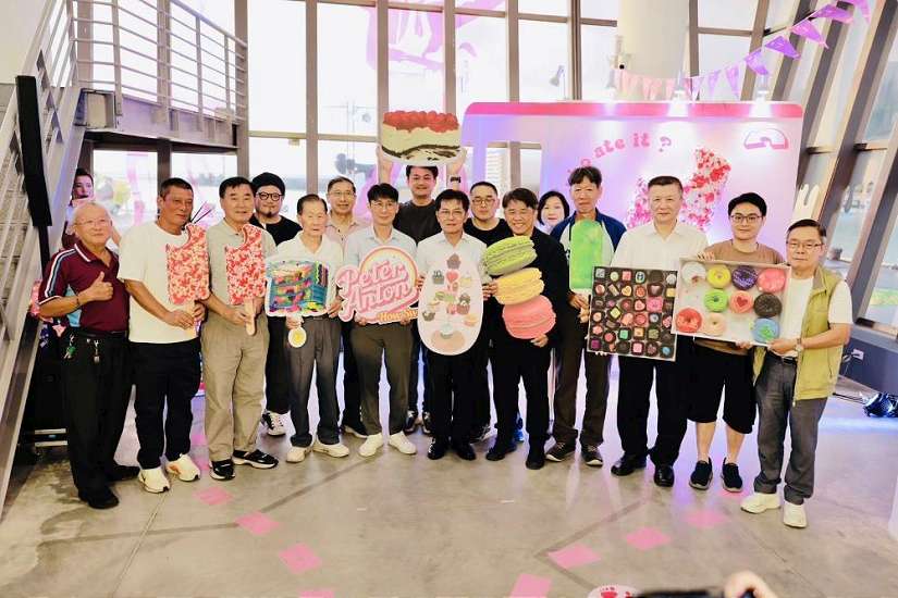 沒有熱量但超甜!彼得安東《How Sweet甜的滋味》 巨型甜點展 療癒看海美術館