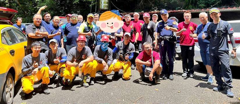 基隆消防迅速出動 成功救援迷途山友