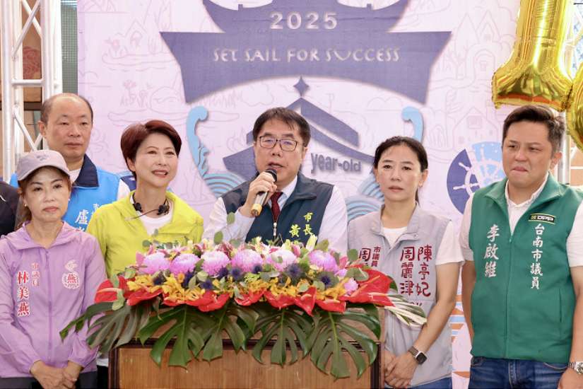 黃偉哲出席台南做16歲成年禮 巴拉圭公使之子跨海參與增添國際風采