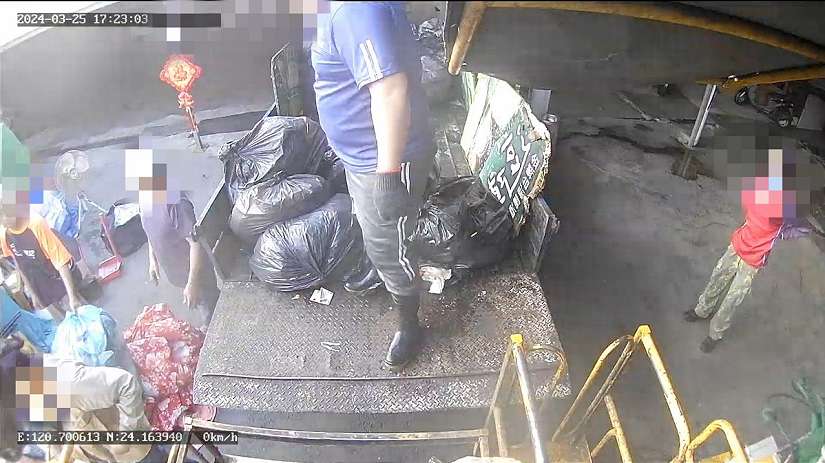 科技監管垃圾車!中市環保局主動發現清潔員工涉非法收運廢棄物 已移送檢調