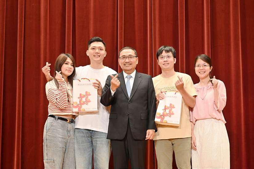 新北生育獎金、好孕專車服務再加碼 侯友宜:打造友善育兒環境