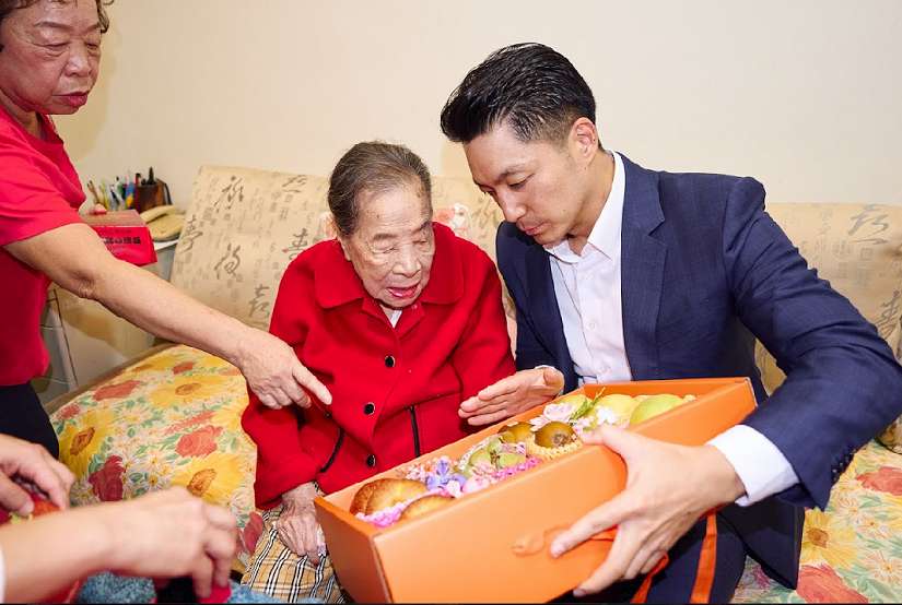 市府敬老不間斷　幸福臺北暖重陽 蔣市長親訪人瑞送祝福