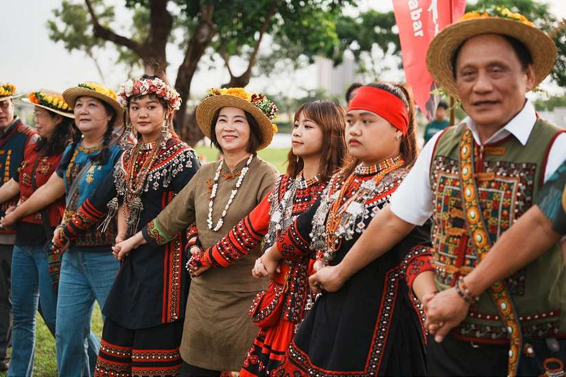 屏東南島文化節縣民公園盛大登場 千人圍舞、藝術展演打造原民文化盛會