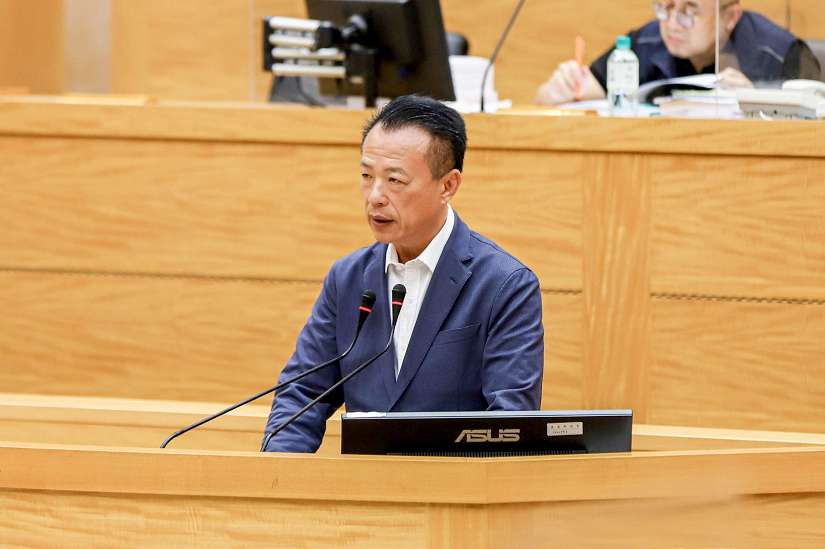 翁章梁赴議會施政總報告：打造嘉義黃金10年