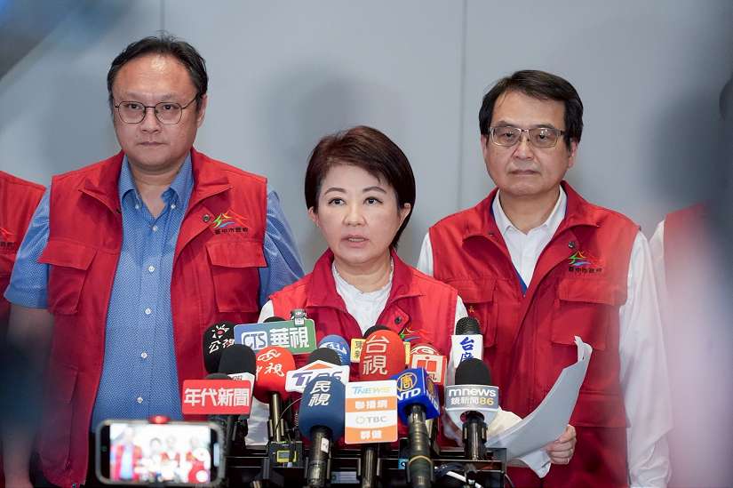 挺身面對防疫檢討聲浪 盧市長兩度鞠躬致歉：概括承受、引以為鑑