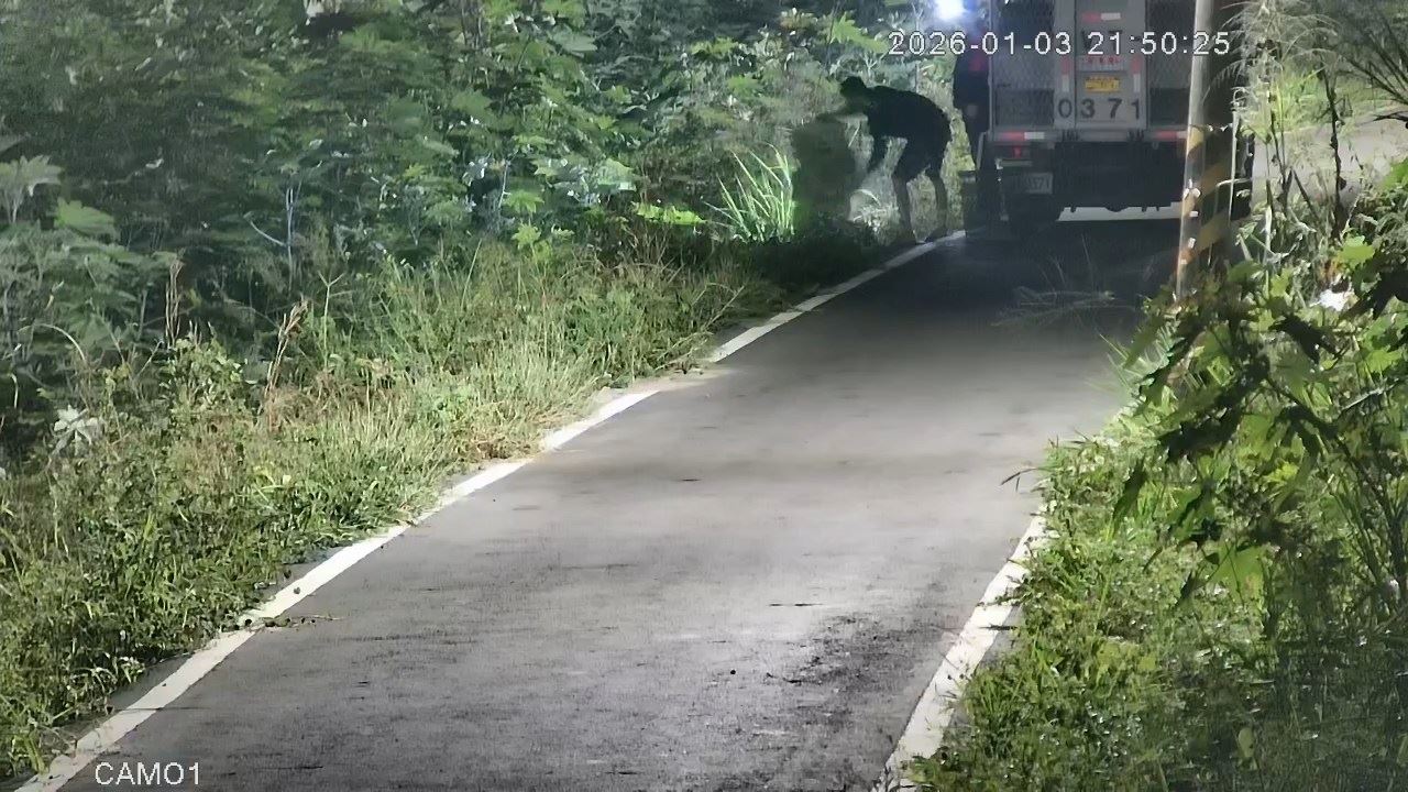 取締隨意棄置廢棄物惡行 屏縣電眼科技執法全都錄