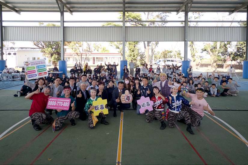 「紙風車青少年反毒戲劇工程-拯救浮士德計畫」校園巡演