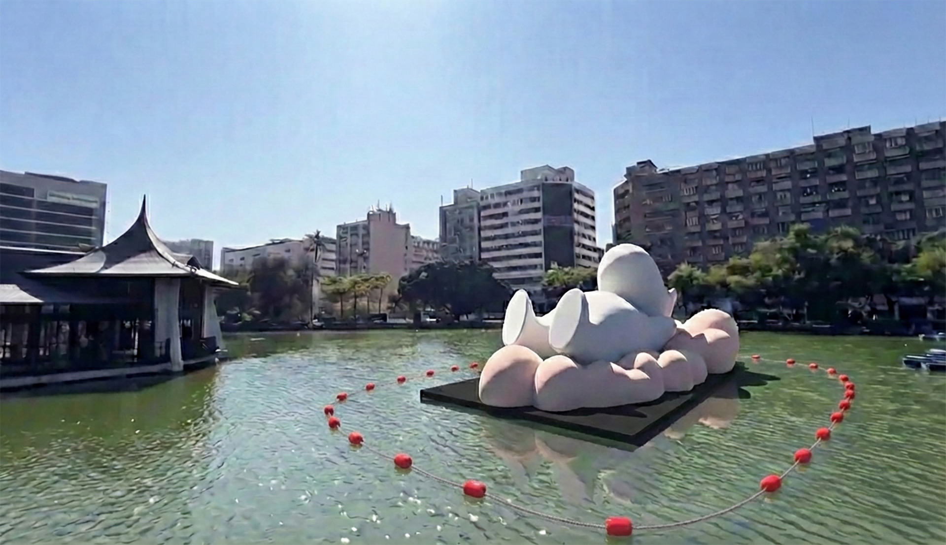 台中公園週末迎神秘嘉賓！漂浮「姆明」為中台灣燈會揭開序幕
