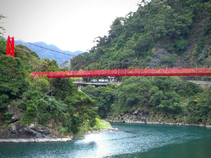 烏來走春趣！限量編織DIY、泡湯 這樣漫遊泰雅博物館最好玩