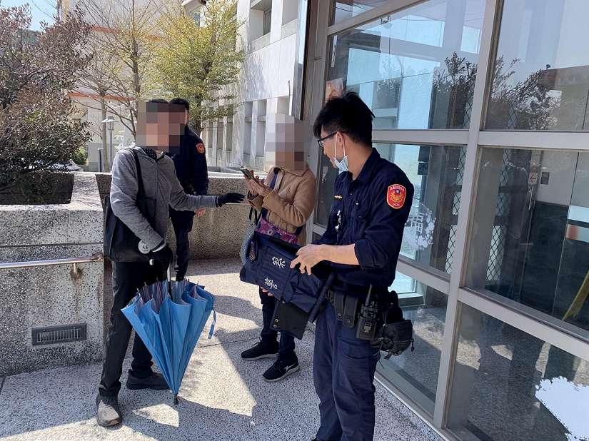 迷途老嫗忘親戚聯繫方式   布袋警耐心查證助平安團聚