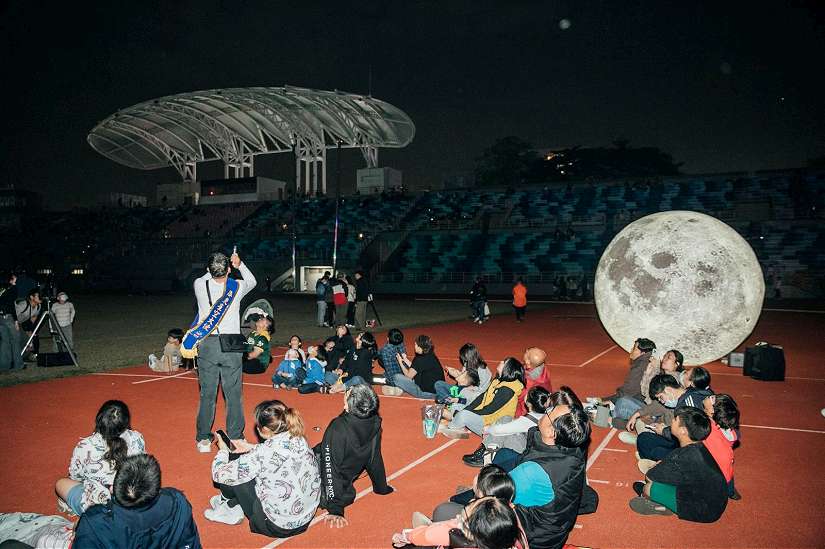 元宵「紅月伴花燈」！2026屏東追星季首秀 3/3五地連線直播登場