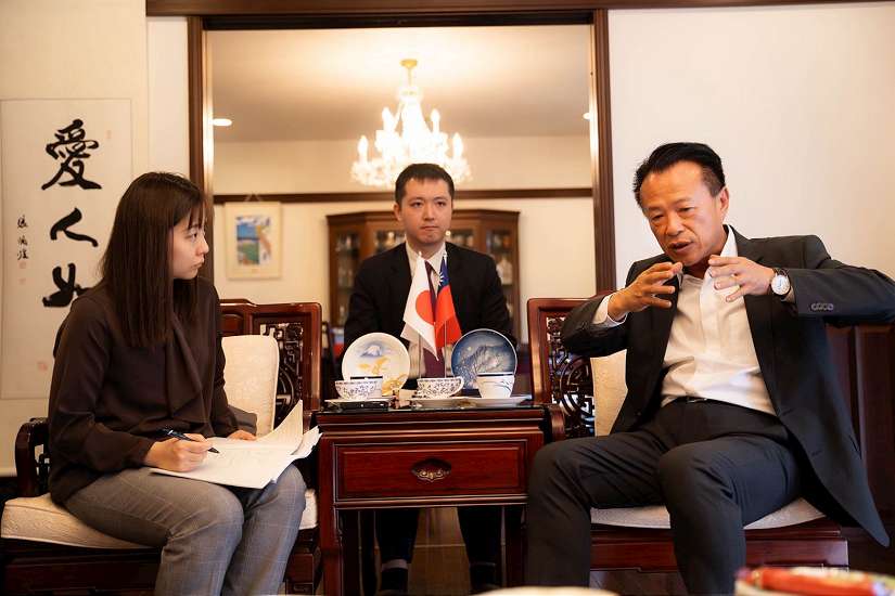 縣長翁章梁赴日接受「西日本新聞」專訪，向日本介紹嘉義轉型與願景