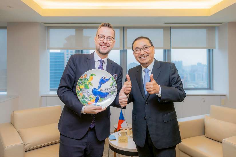 捷克代表拜會侯友宜 盛讚新北校園熱情 盼深化教育與經貿全方位合作