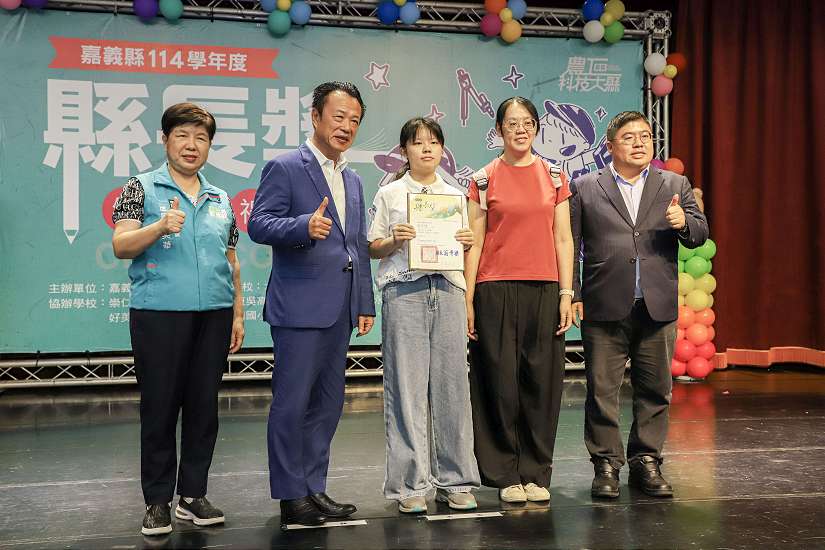 435名學生獲頒縣長獎，翁章梁：韌性與想像力是未來關鍵能力